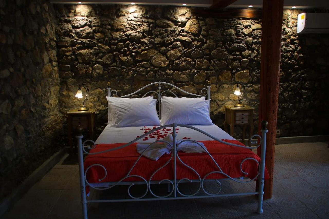 The Stone Suite Moraitika Exterior foto