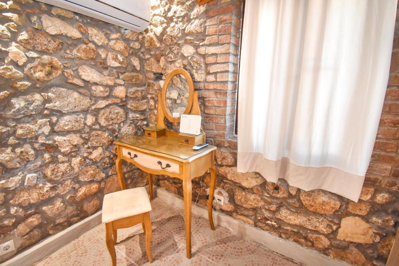 The Stone Suite Moraitika Exterior foto