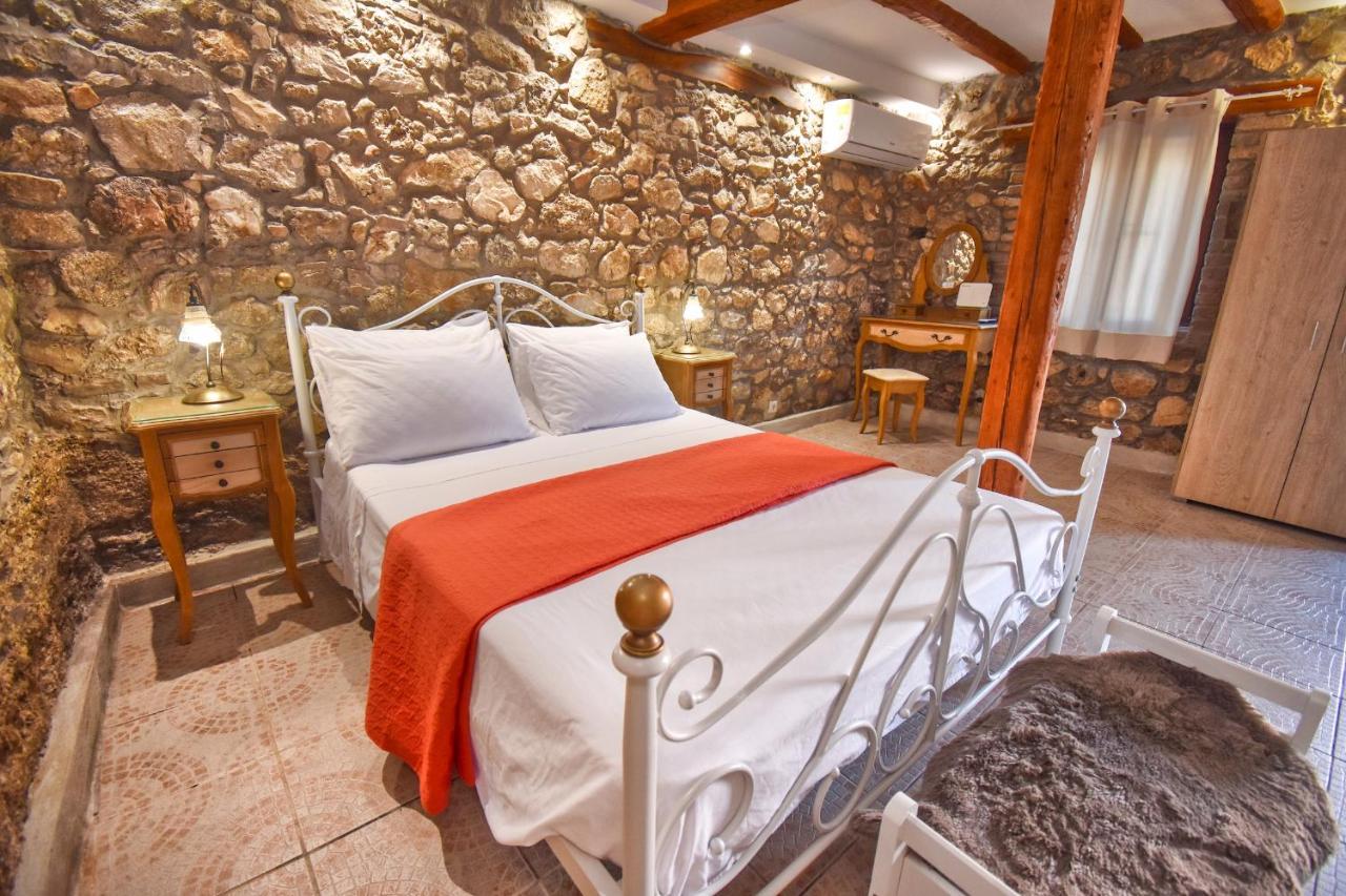 The Stone Suite Moraitika Exterior foto