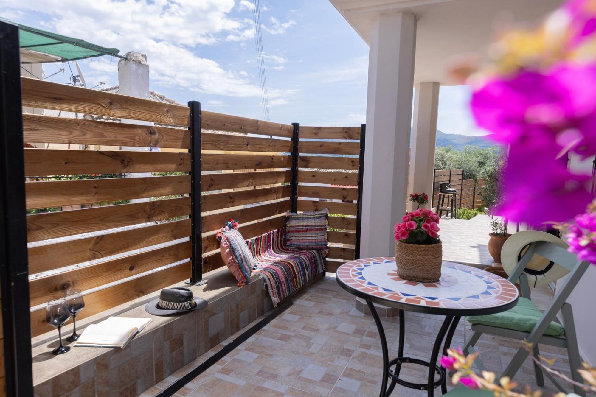 The Stone Suite Moraitika Exterior foto