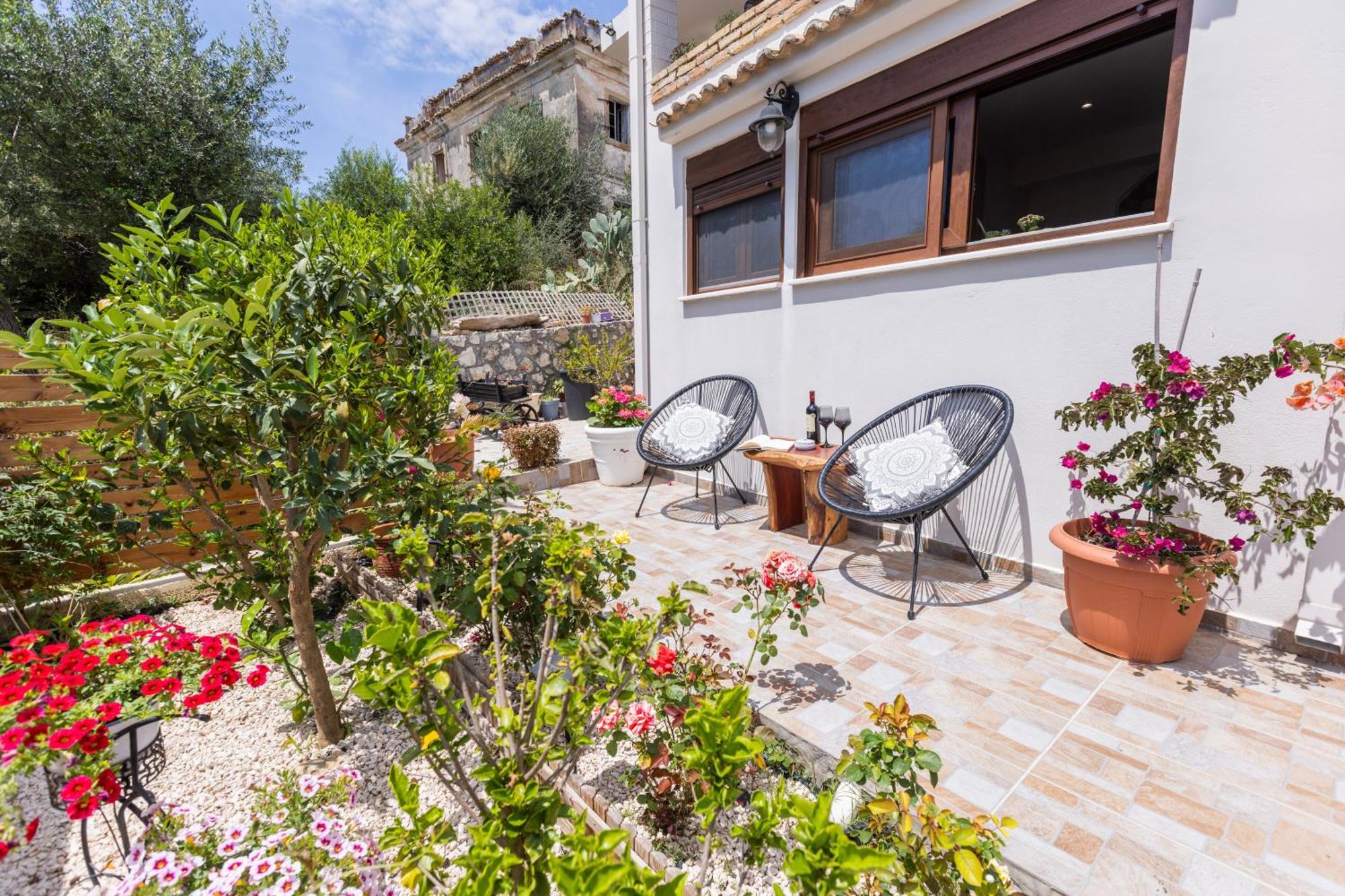 The Stone Suite Moraitika Exterior foto