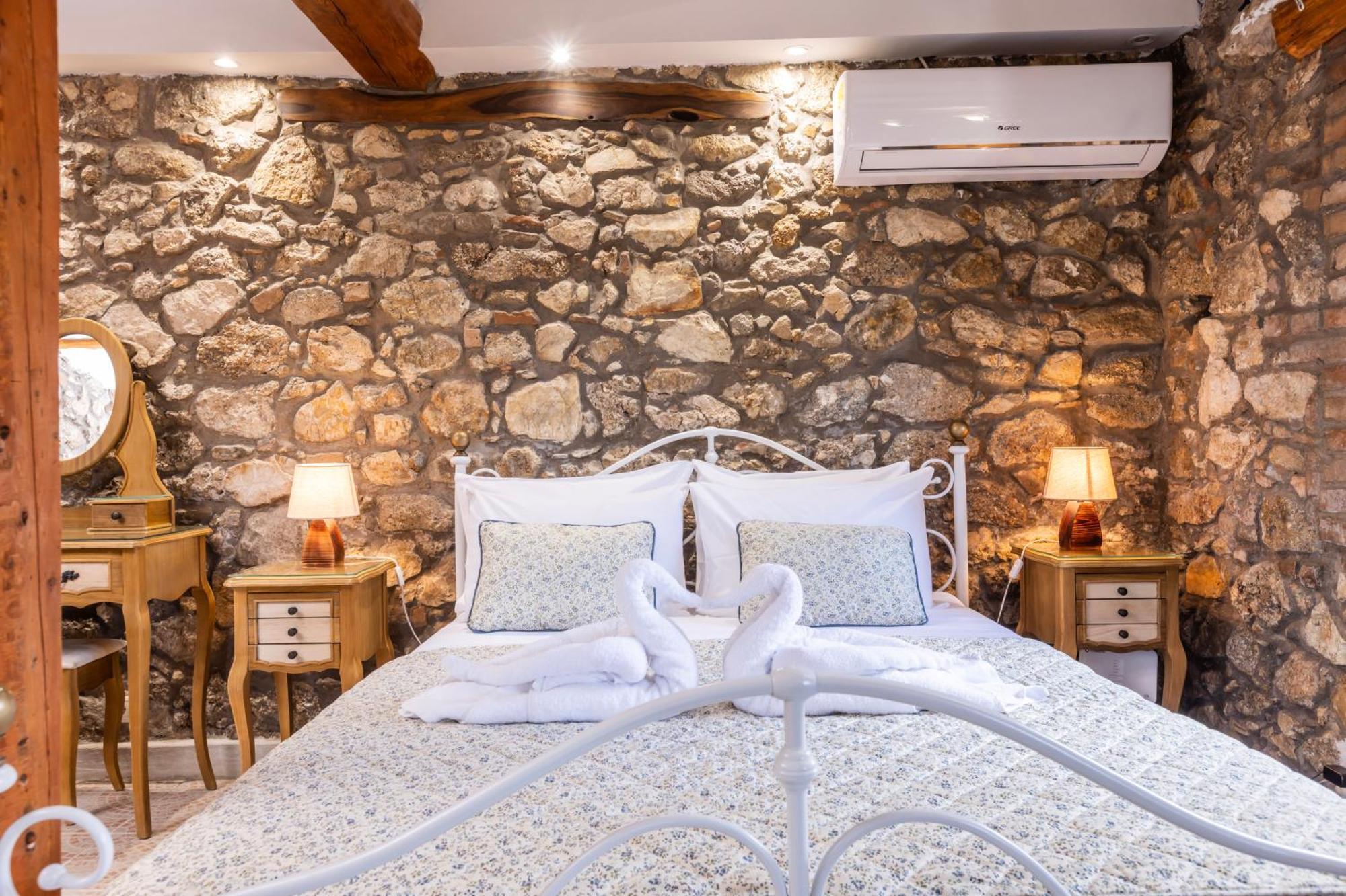 The Stone Suite Moraitika Exterior foto